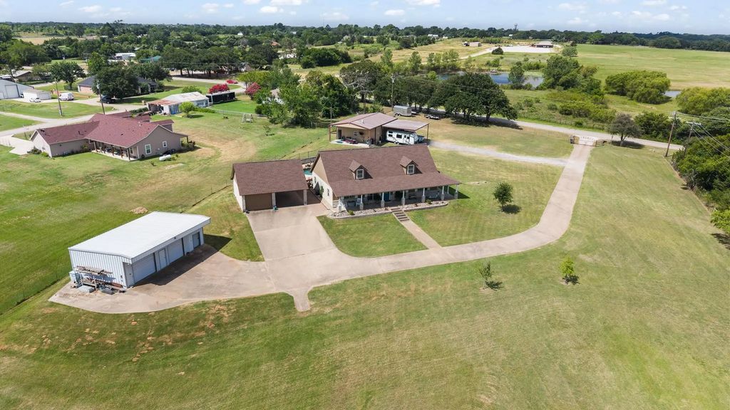 4515 E Renfro Street, Alvarado