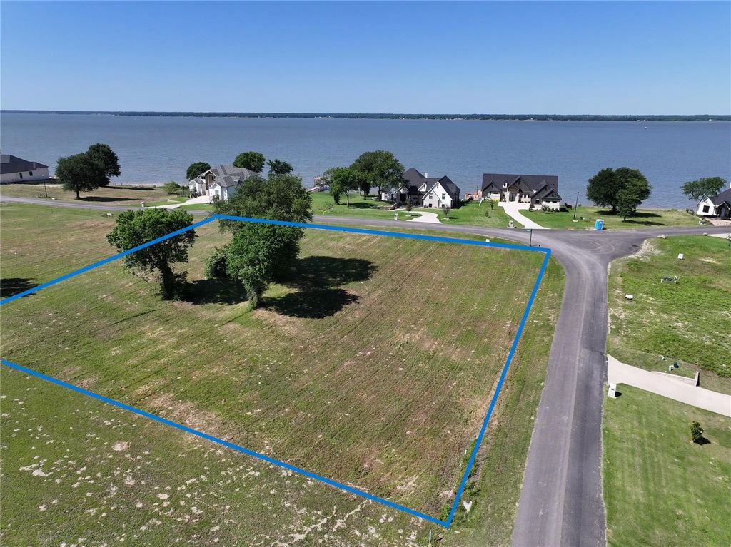 551 Shoreline Drive, Mabank