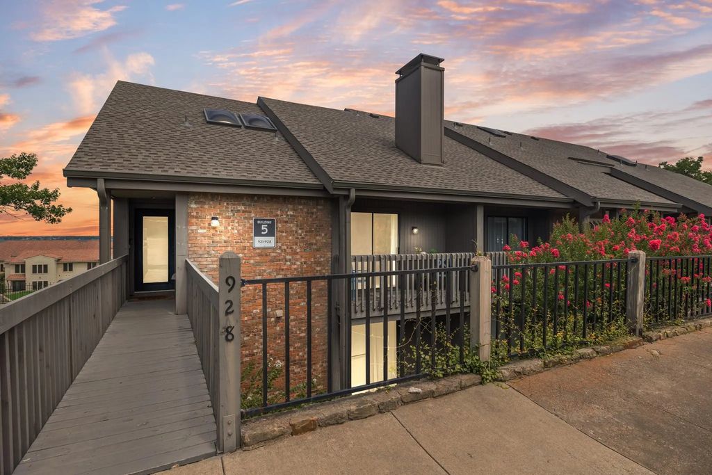 928 Signal Ridge Place, Rockwall