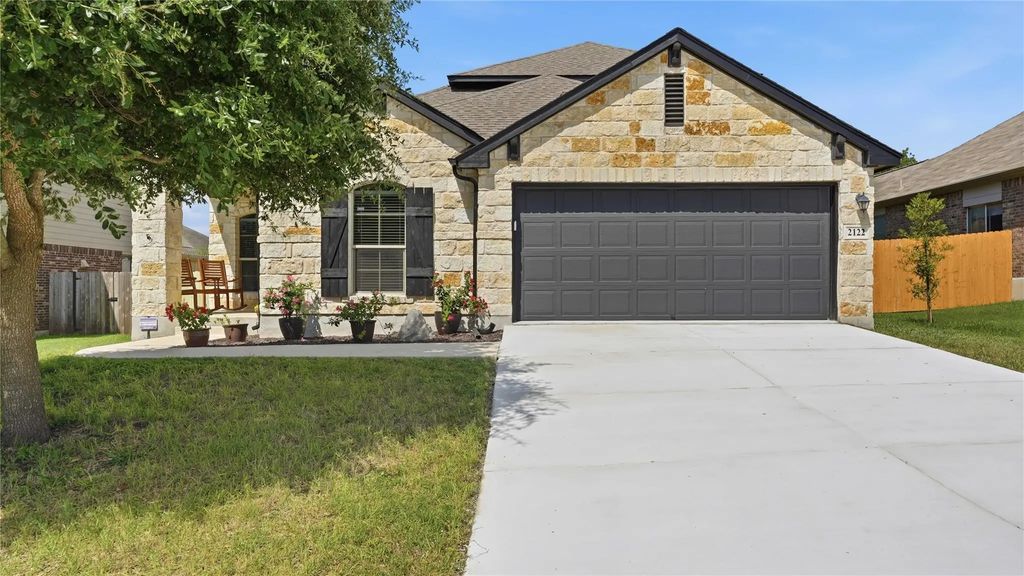 2122 Dragon Trail, New Braunfels