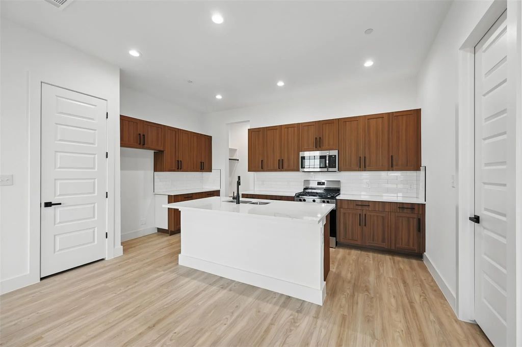3445 Sanjeev Drive, Irving