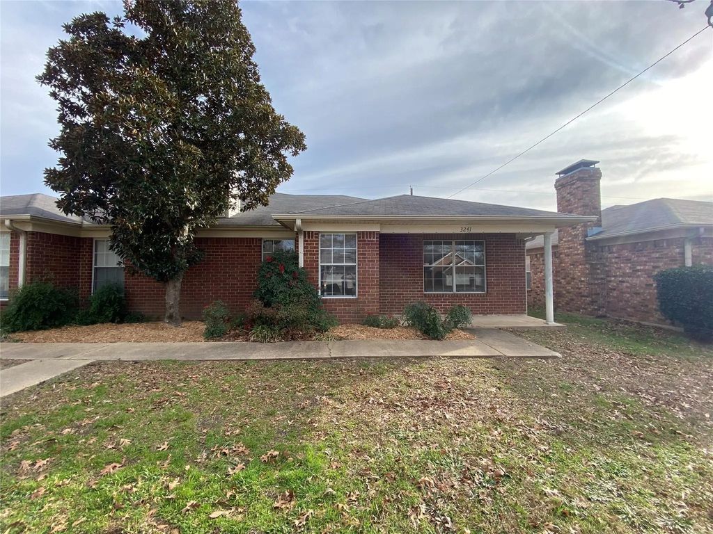 3241 Lexington Drive, Tyler