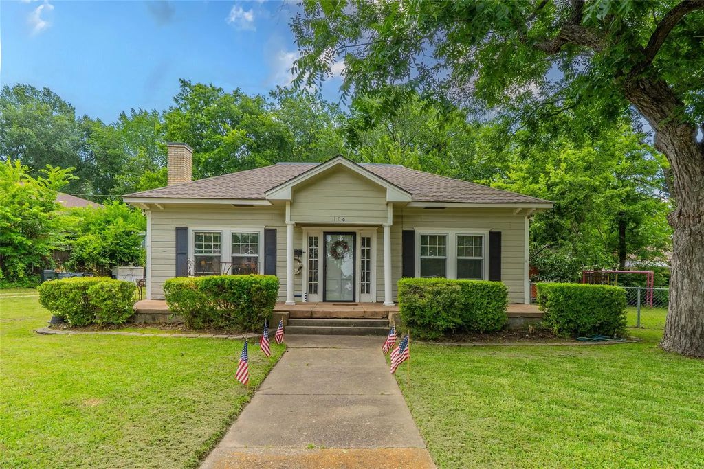 106 Walnut Street, Terrell
