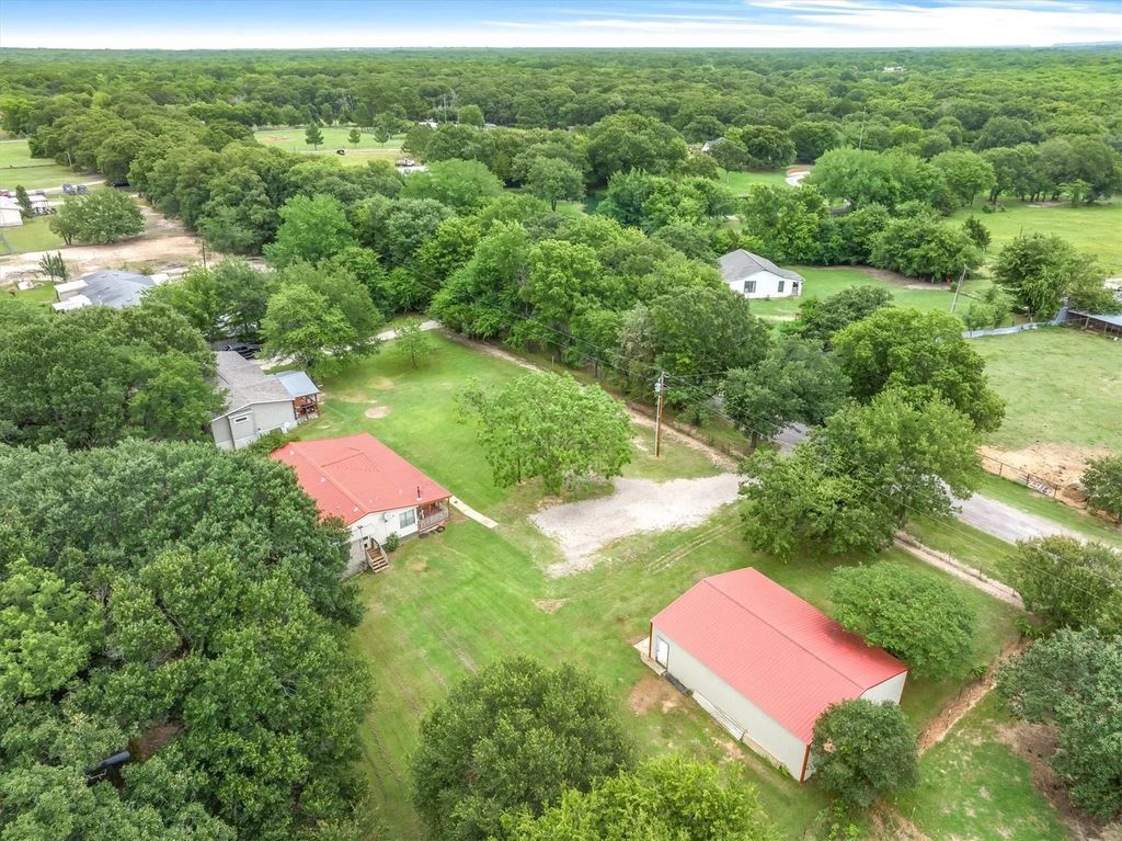 9556 County Road 2400, Quinlan