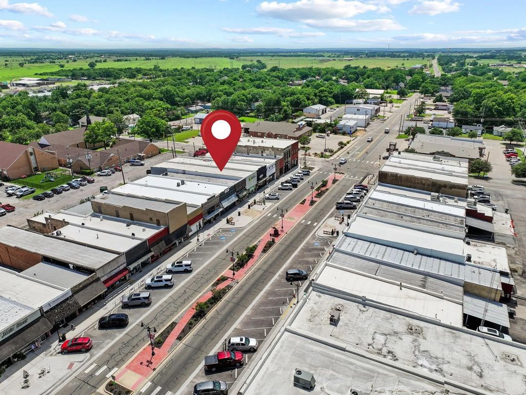 112 E Main Street, Whitesboro