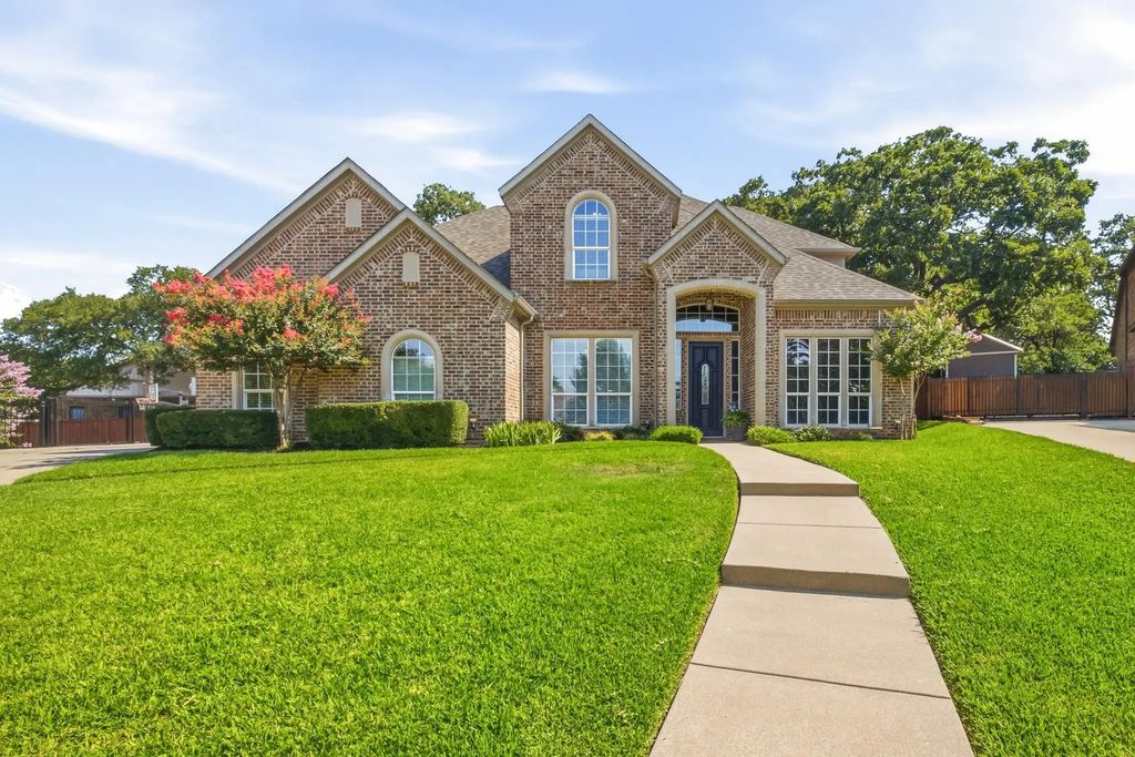 710 Knott Court, Euless