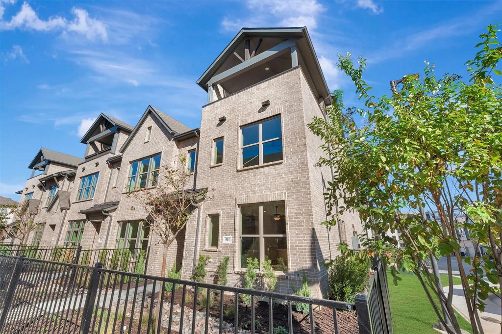 4827 Fuller Court 501, Irving