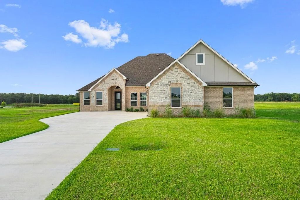 1052 Grison Circle, Corsicana