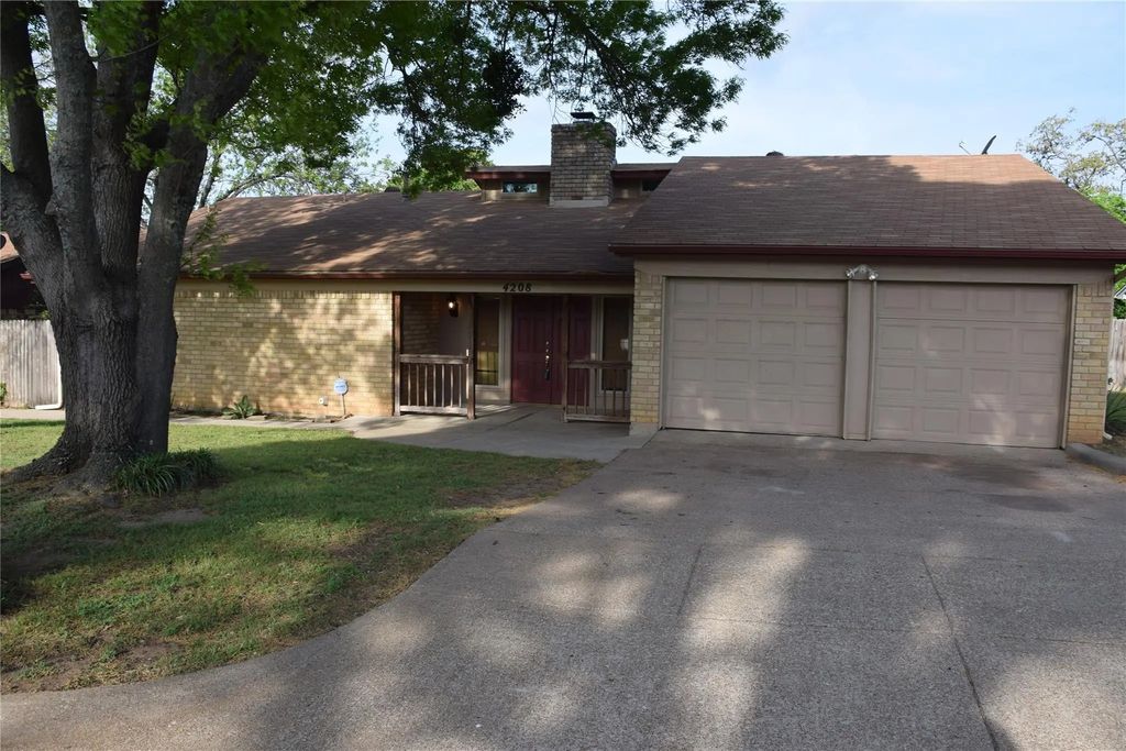 2808 Bent Tree Lane, Arlington