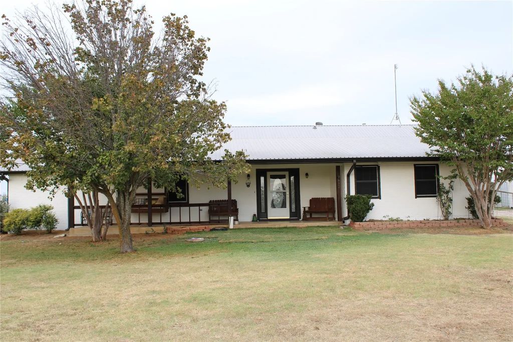 9612 West Highway 199, Poolville