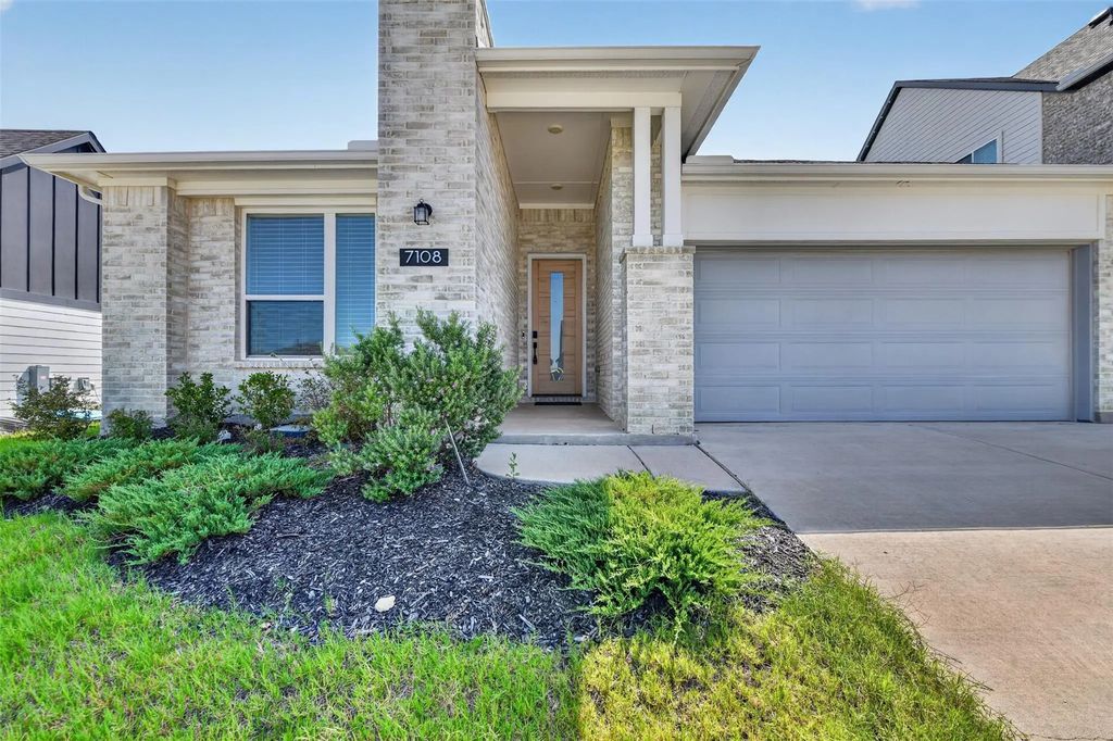 7108 Talon Bluff Drive, Fort Worth