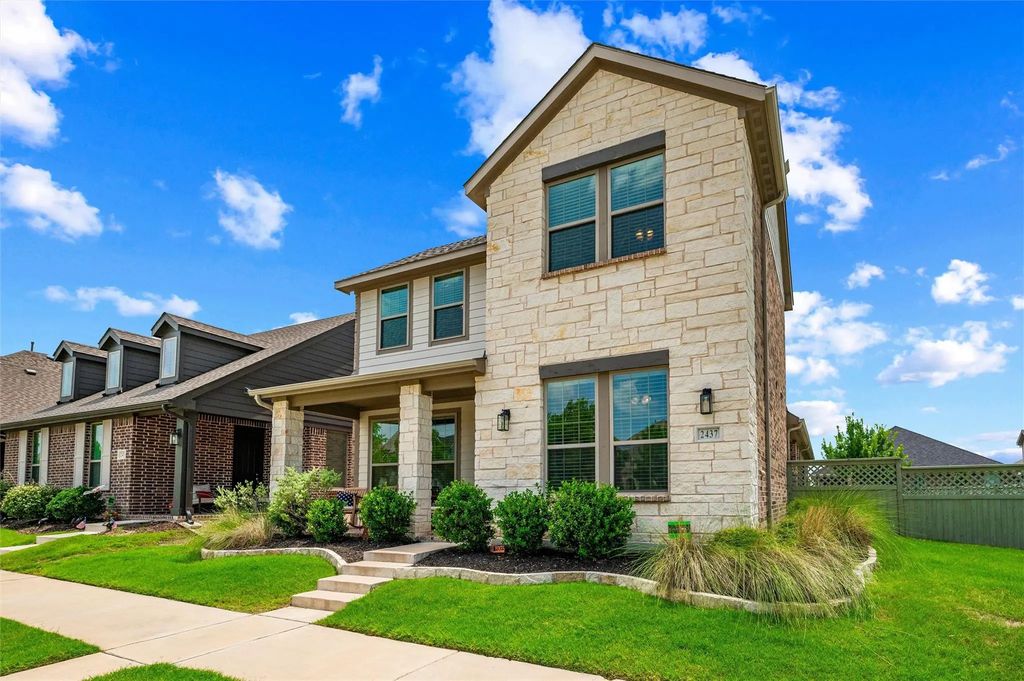 2437 Elm Place, Northlake