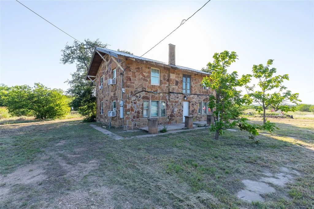 640 Ground Street, Moran