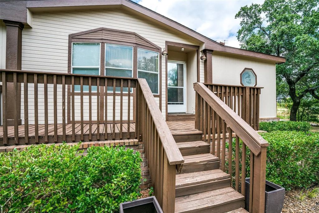 9455 Tranquil Acres Road, Fort Worth