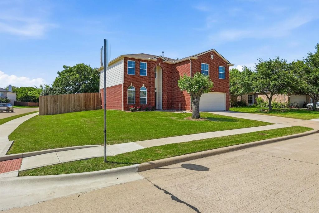 8012 Clear River Lane, Denton