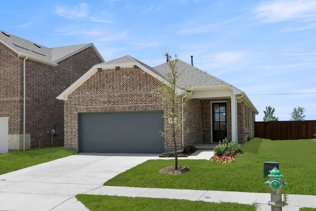 5941 Laurel Lake Lane, Pilot Point