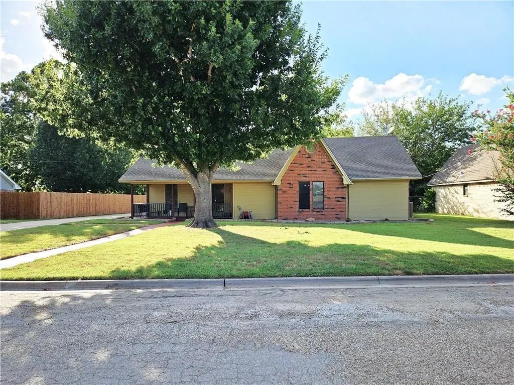 804 Crestline Drive, Mexia