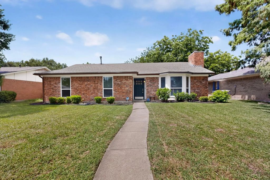 2802 Green Oaks Drive, Garland