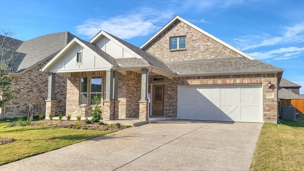 2201 River Trail, Melissa