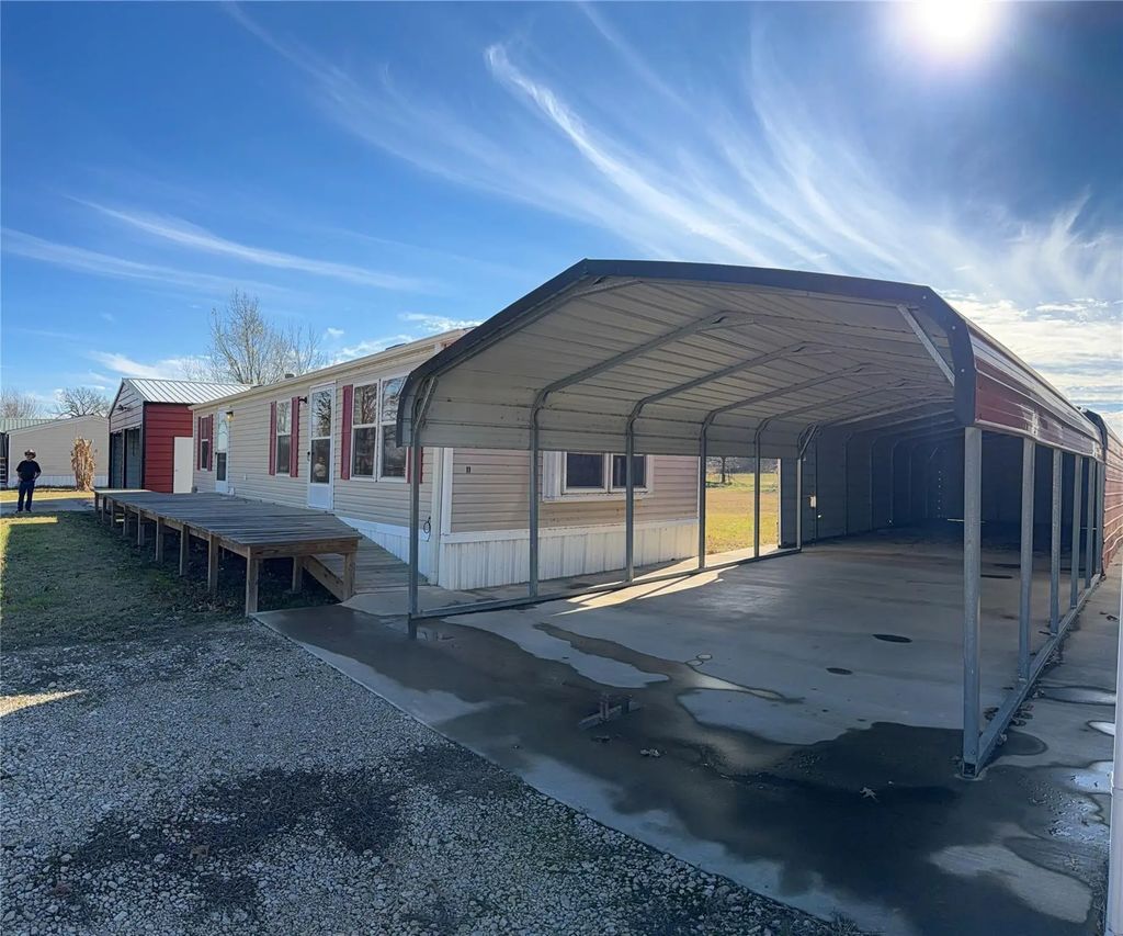 745 County Road 1895, Yantis