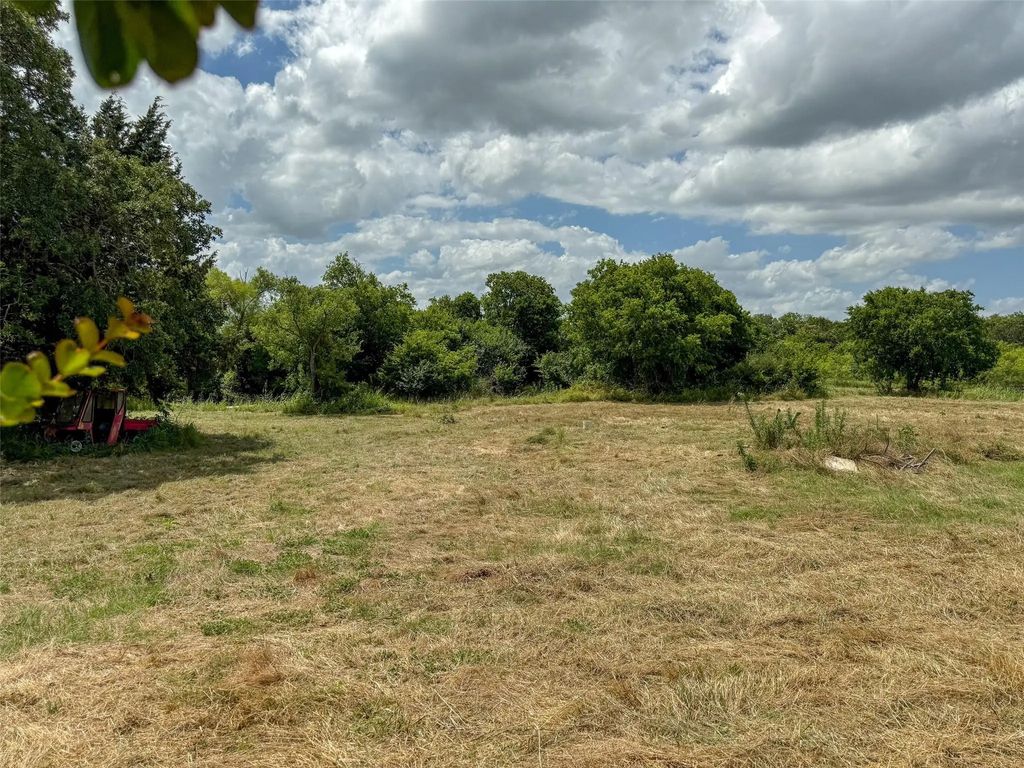 1700 Don Lee Road, Cleburne