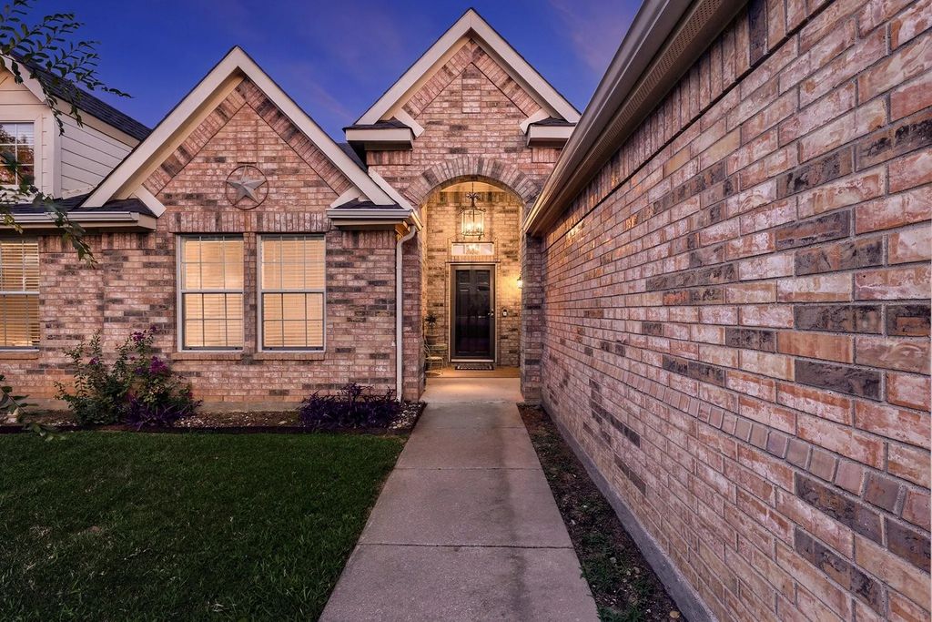 3505 Mustang Drive, Denton