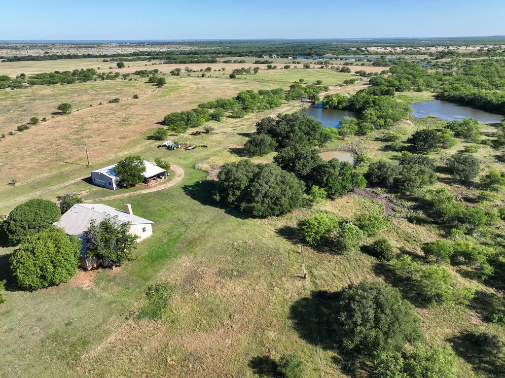 950 County Road 126, Moran