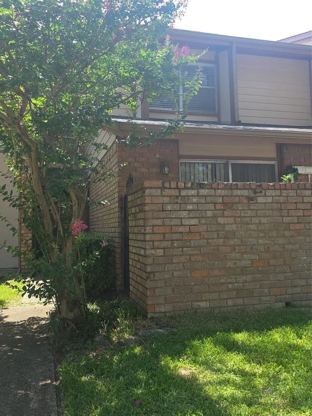 2715 Westgate Drive, Arlington