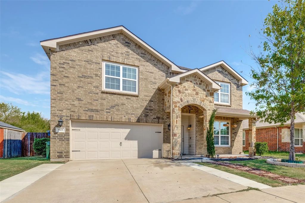 915 Penny Royal Court, Arlington