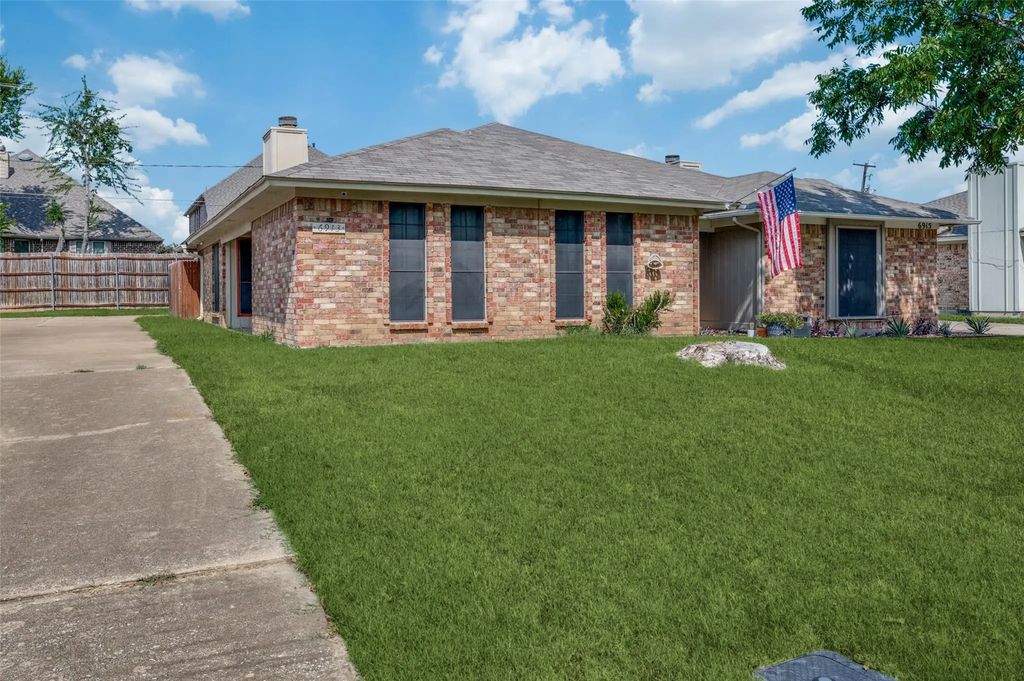 6913 Sierra Drive, North Richland Hills