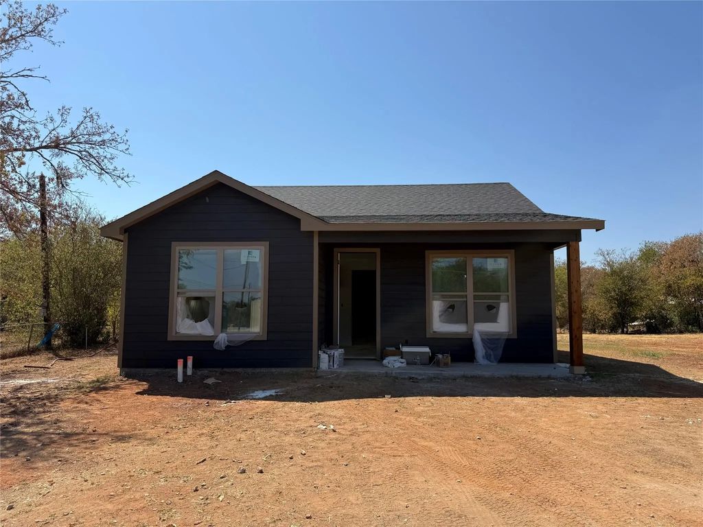 414 E Belknap Street, Jacksboro