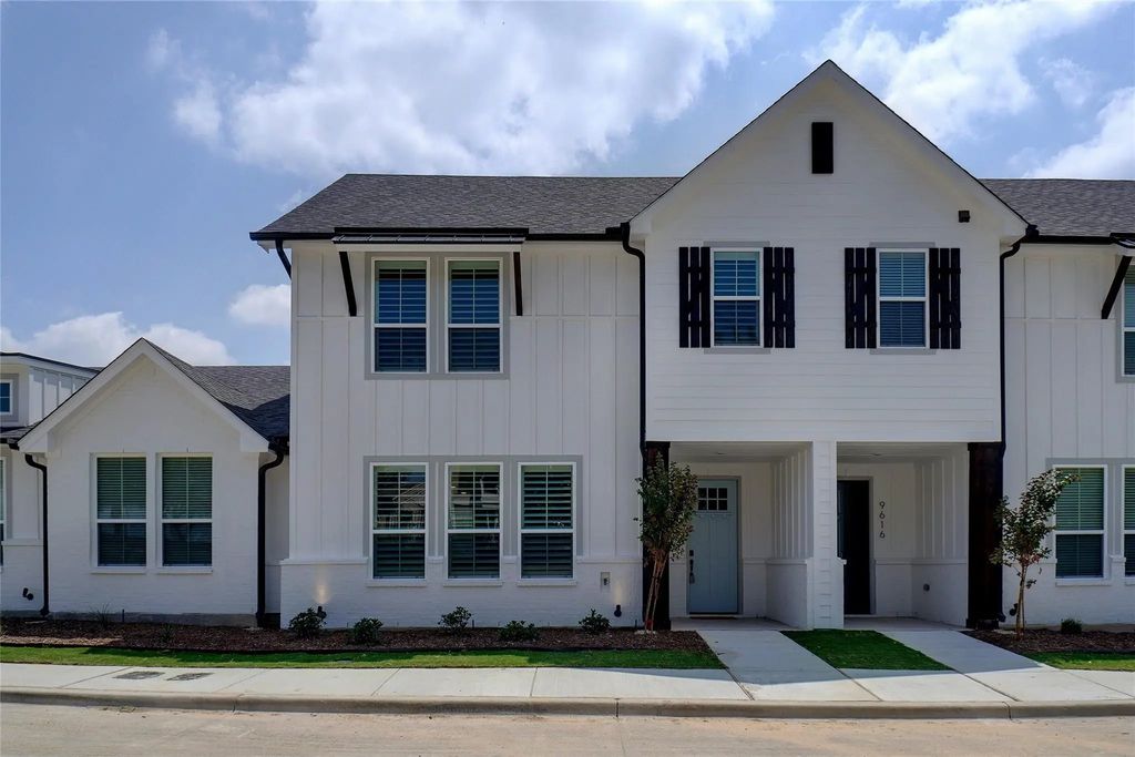 9616 Sullivan Lane, Fort Worth