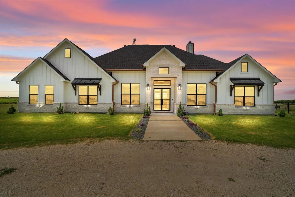 850 Cooke Road, Ennis