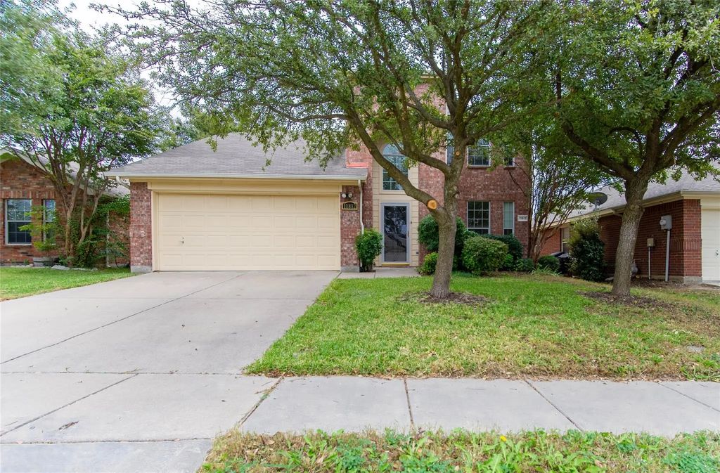 11812 Wispwillow Drive, Fort Worth