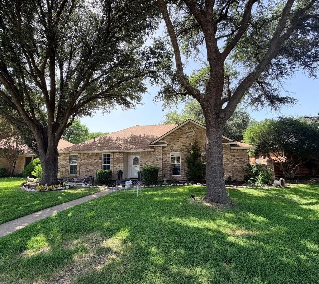 1413 Buena Vista Avenue, Garland