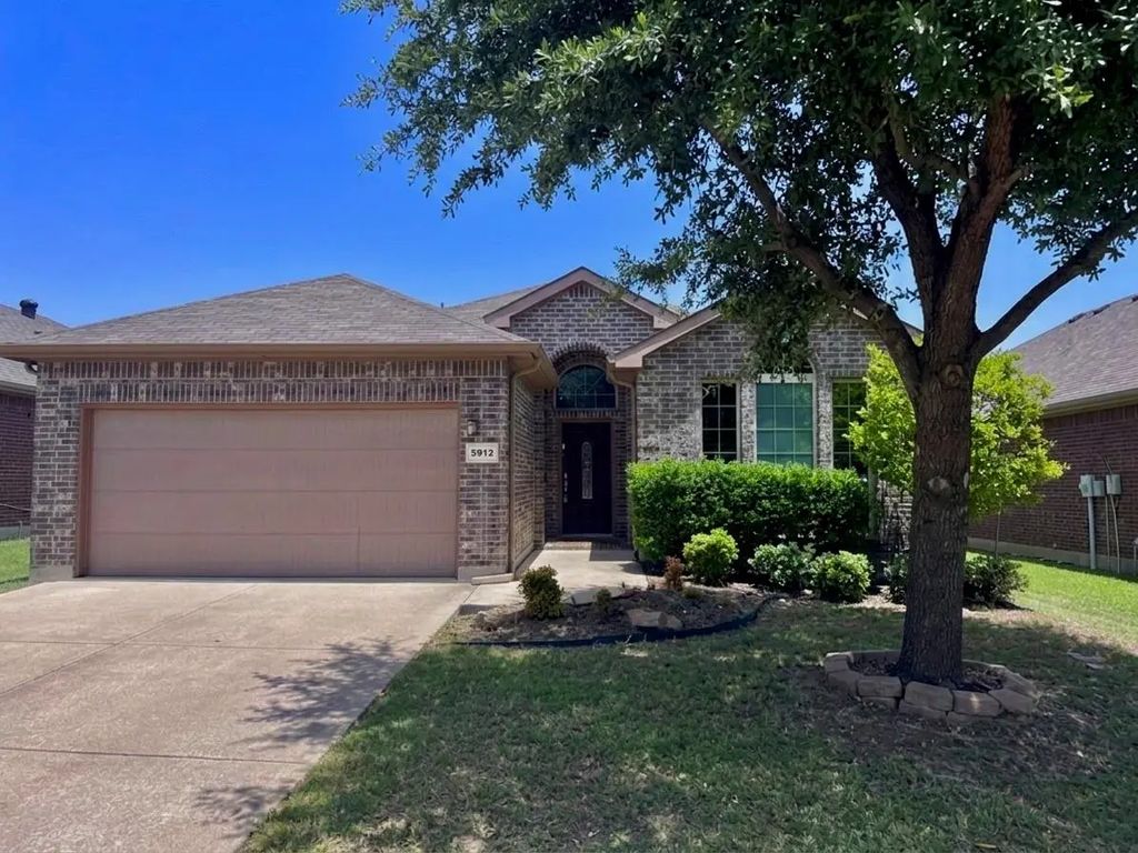 5912 Paluxy Sands Trail, Fort Worth