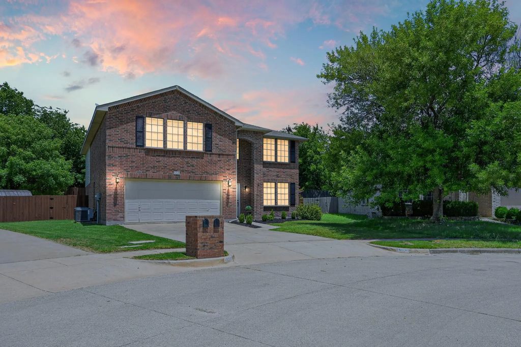 16520 Red River Lane, Fort Worth