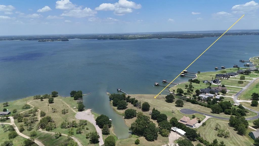 Lot 30 Marina Point, Streetman