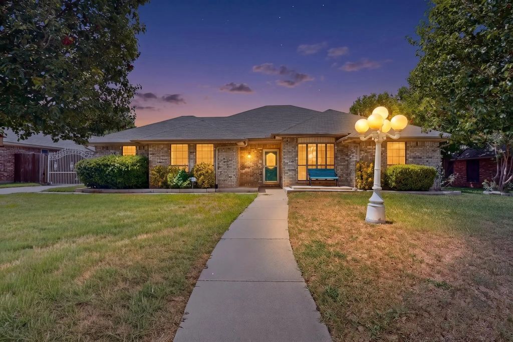 137 Brushy Mound Road, Burleson