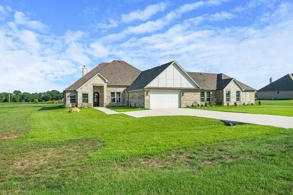 1060 Grison Circle, Corsicana