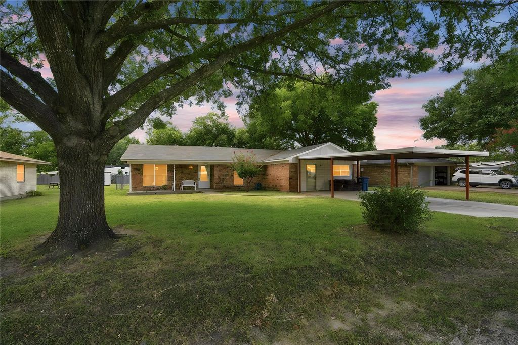 504 E Roosevelt Avenue, Whitney