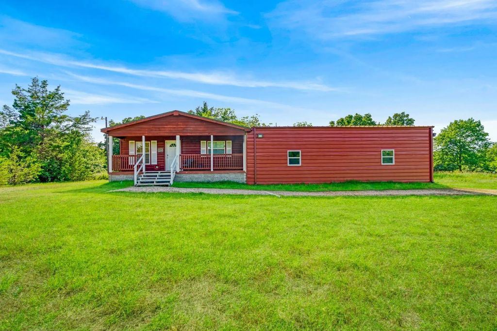 1101 County Road 2810, Honey Grove