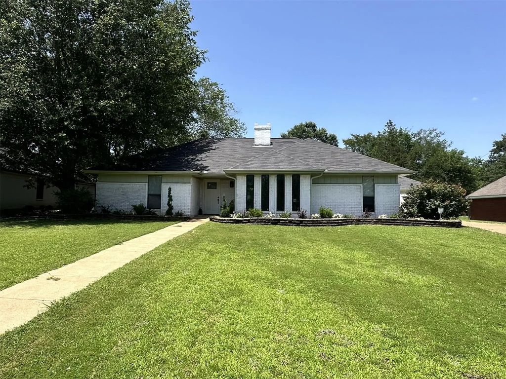 7245 Wendy Drive, Paris