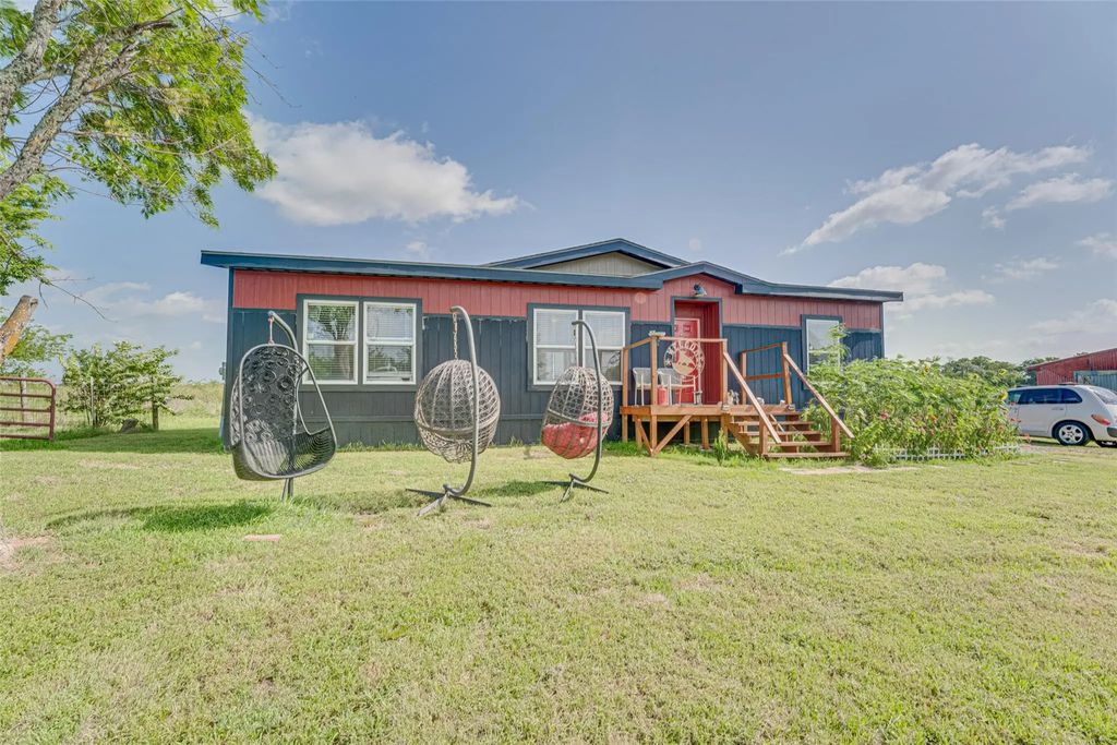 3912 County Road 4119, Campbell