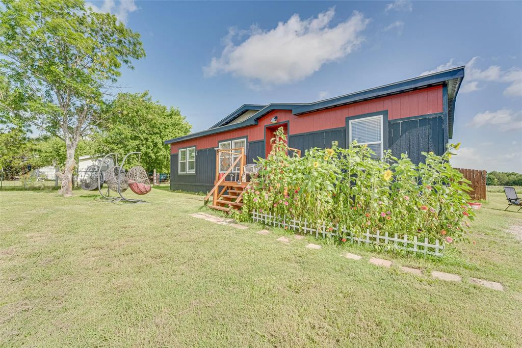 3912 County Road 4119, Campbell