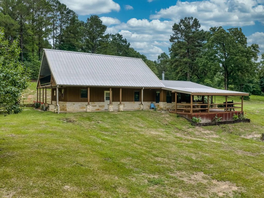 4240 County Road 2107, Rusk