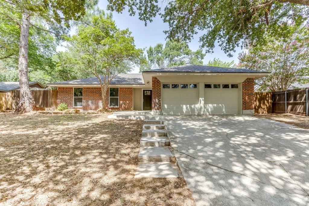 2709 Springbrooke Drive, Hurst
