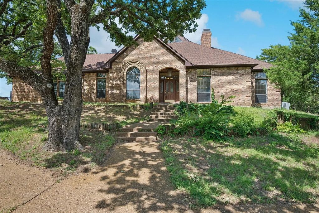 704 Mcmakin Road, Bartonville