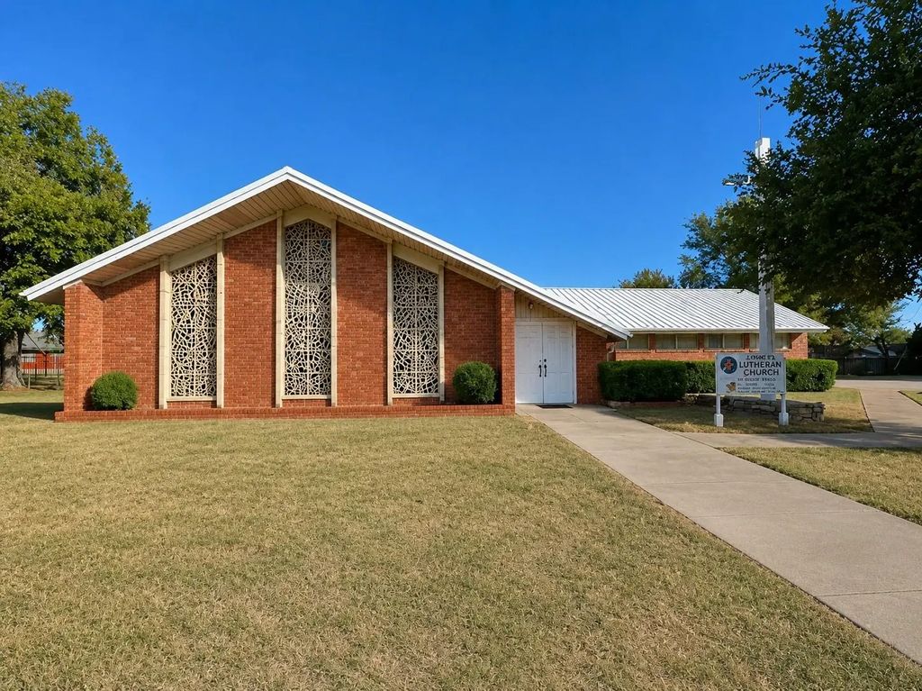 815 E Gilbert Street, Henrietta