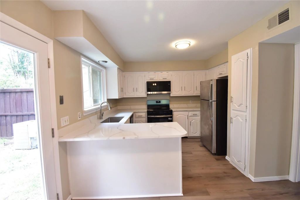 14335 Haymeadow Circle, Dallas